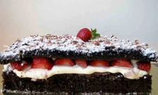 Çilekli Browni Tarifi ve Malzemeleri Çilekli Browni Tarifi ve Malzemeleri